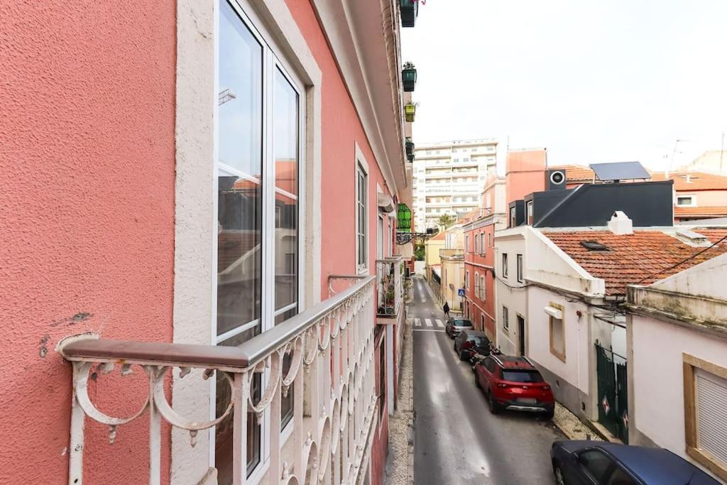 Vita Portucale ! Campo Ourique Design W/ Balcony Лісабон Екстер'єр фото